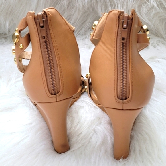 Just Fab Tan Ankle Sandals Gold Studs - Picture 3 of 7